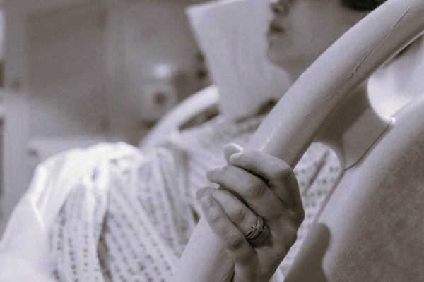 AdobeStock_299220364-pregnant-mom-resized-b-w-1024x683